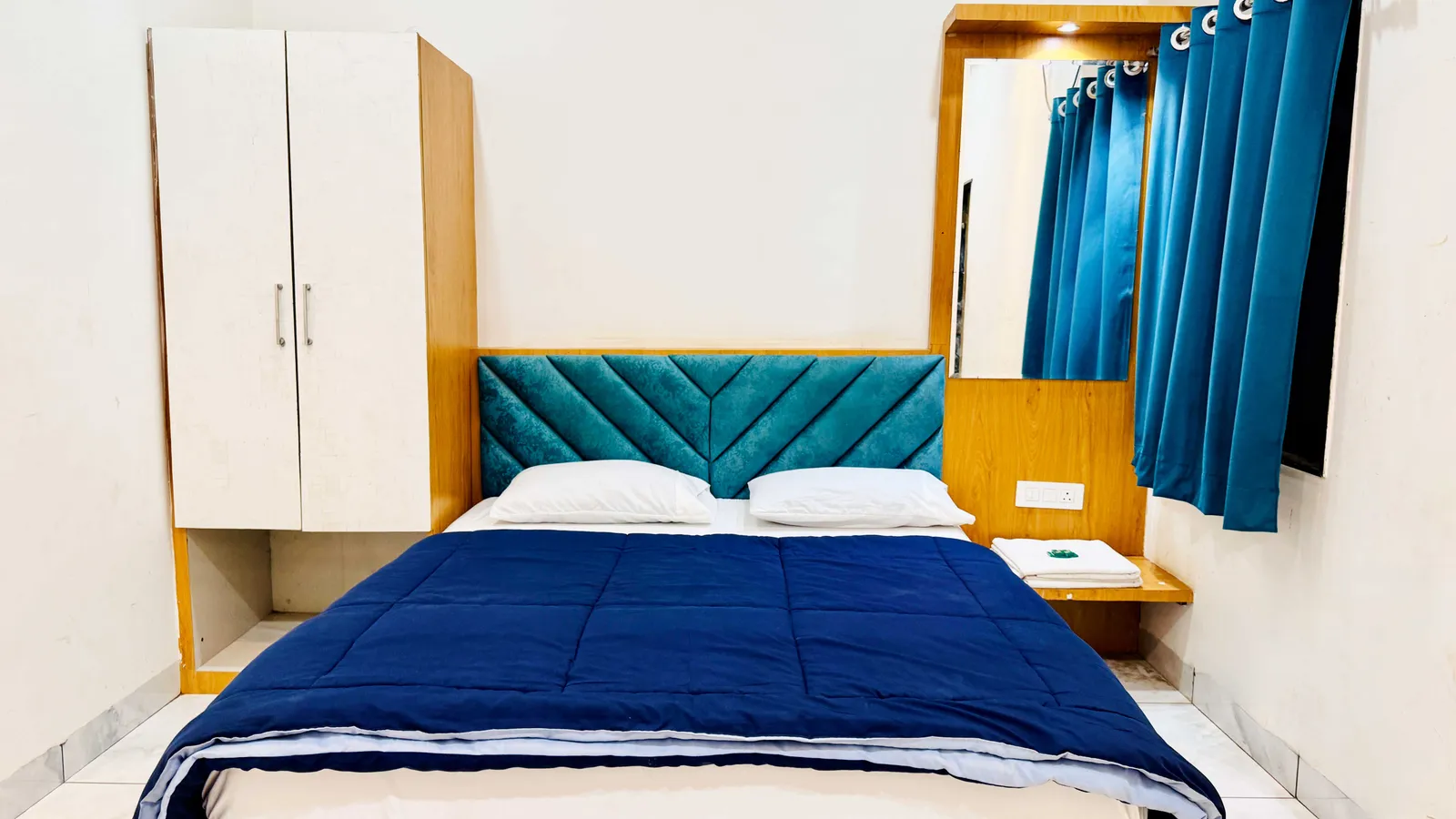 Double Bed AC Room Wardrobe
